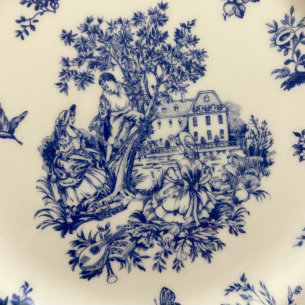 Churchill England Blue White Transferware Plate 10” Victorian Scene NWOT - Picture 2 of 5